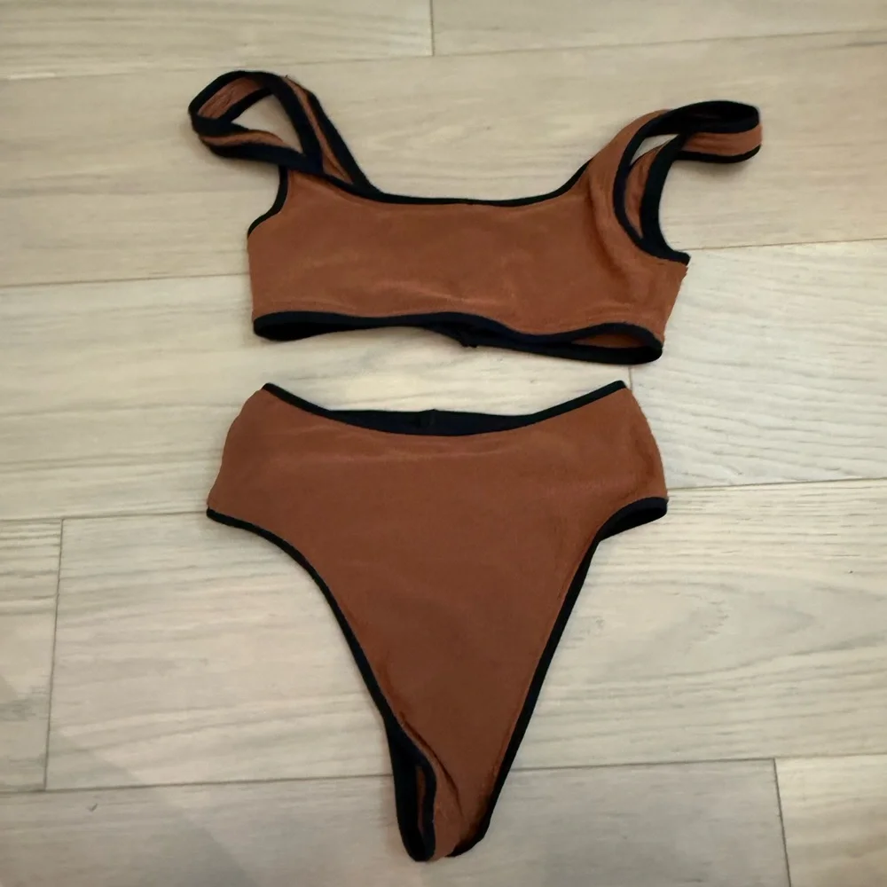 SAME LOS ANGELES Grace Button Tank Bikini Top & High Waist Bottoms Sienna/Black - Picture 4 of 6